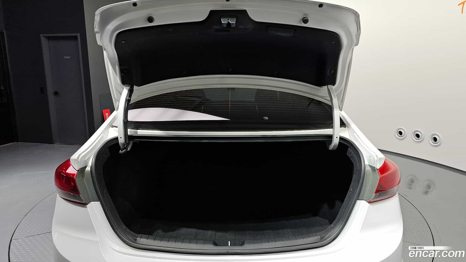 AVANTE Hyundai 2018.3-OPTION-024