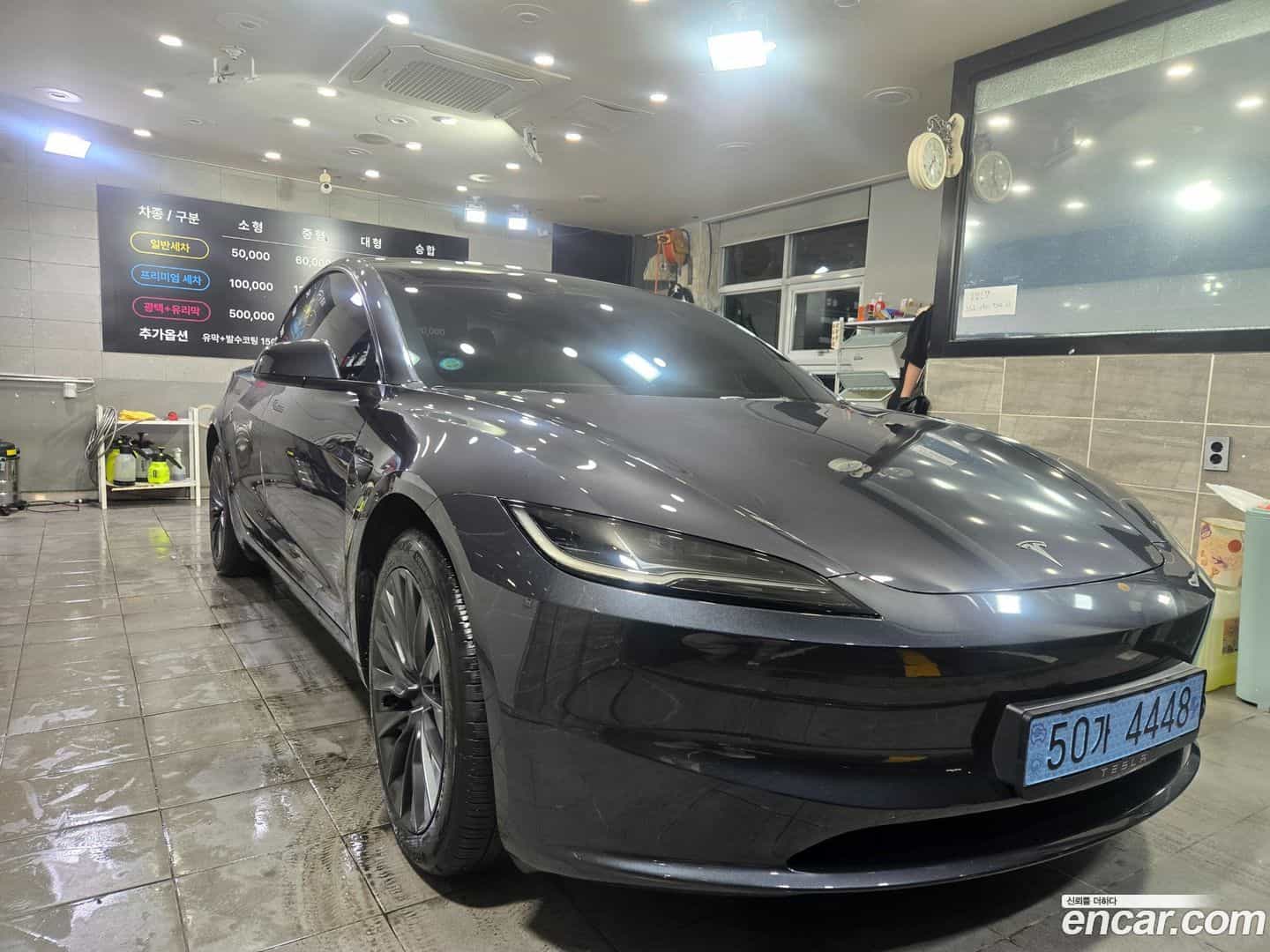 Model 3 Tesla 2025.7-OUTER-003