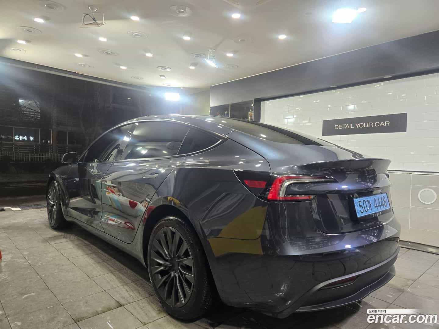 Model 3 Tesla 2025.7-OUTER-005