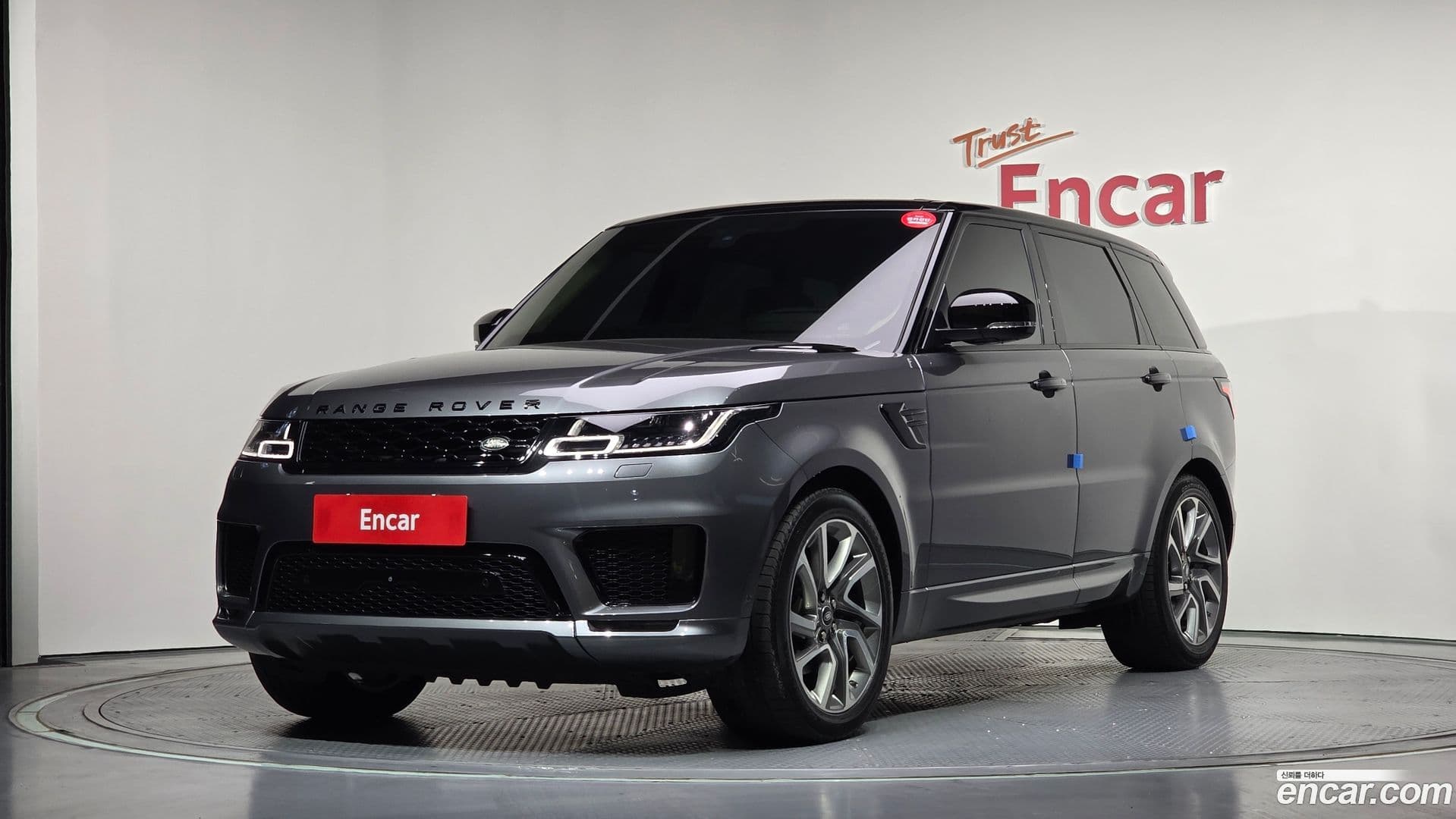 Main__Slider__Photo:Range Rover Sport Land Rover 2019.11-0