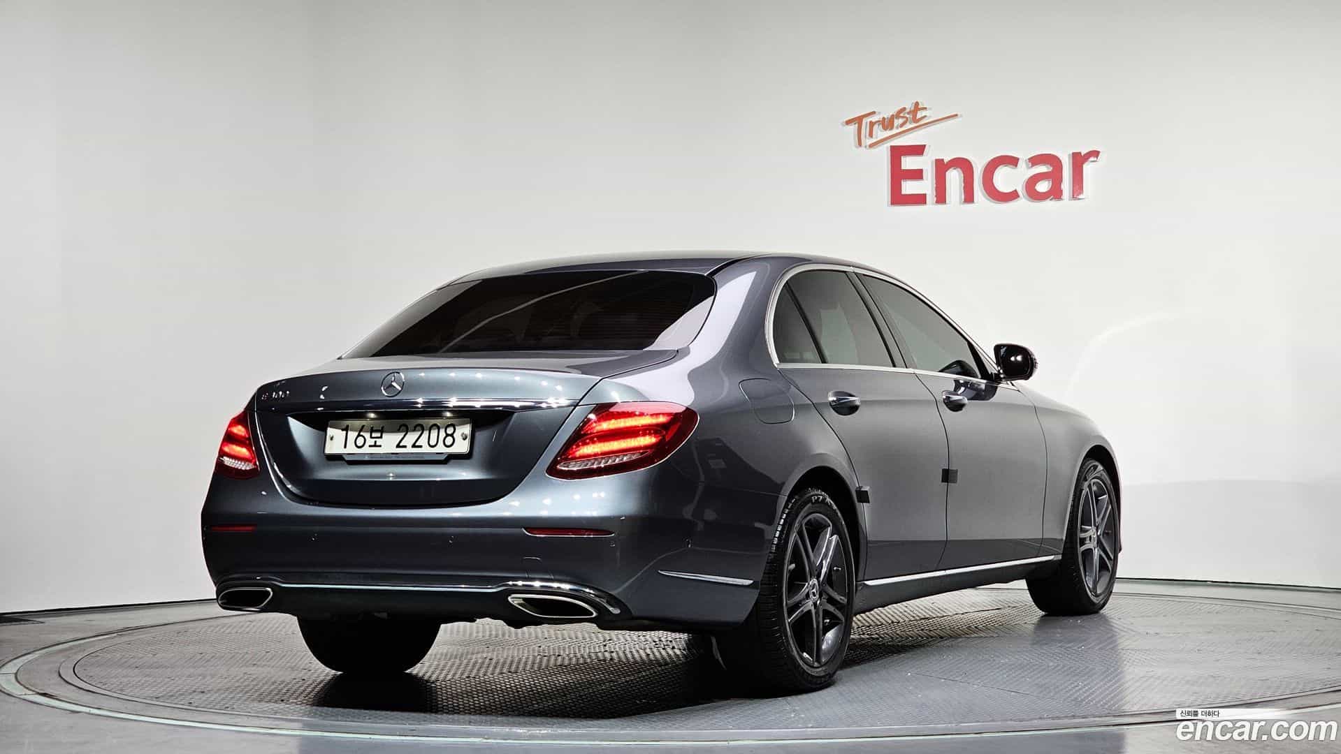 E-Class Mercedes-Benz 2018.9-OUTER-002