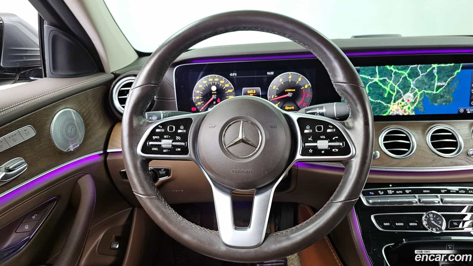 E-Class Mercedes-Benz 2018.9-OPTION-017