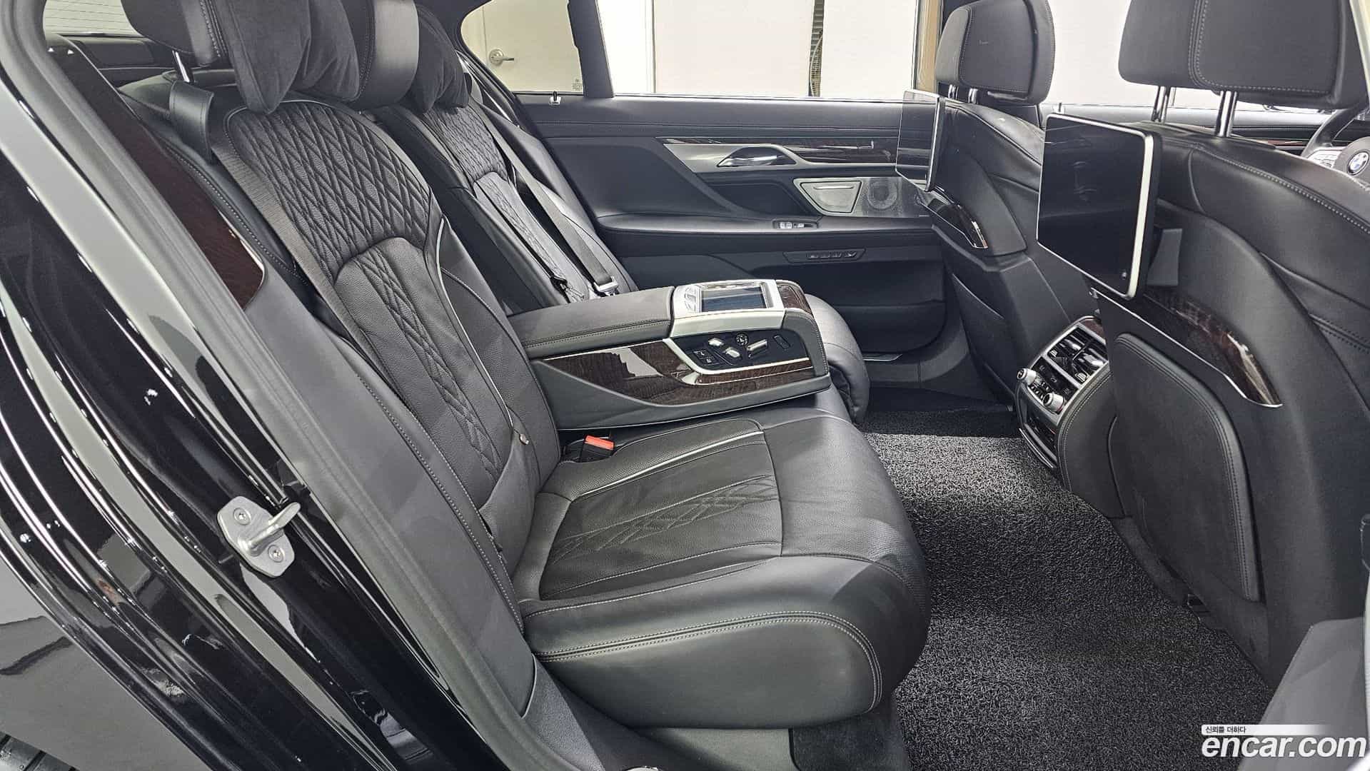 7-Series BMW 2018.11-OPTION-016