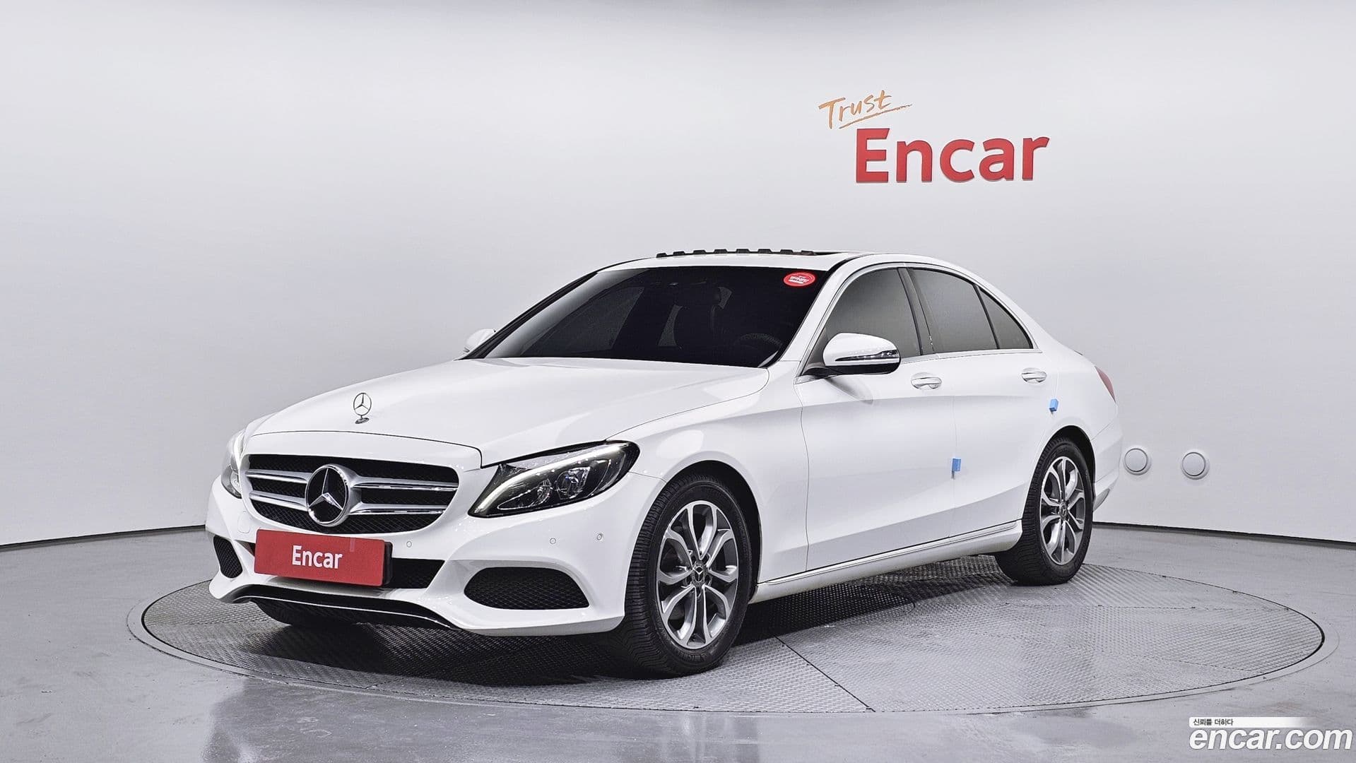 Main__Slider__Photo:C-Class Mercedes-Benz 2017.3-0