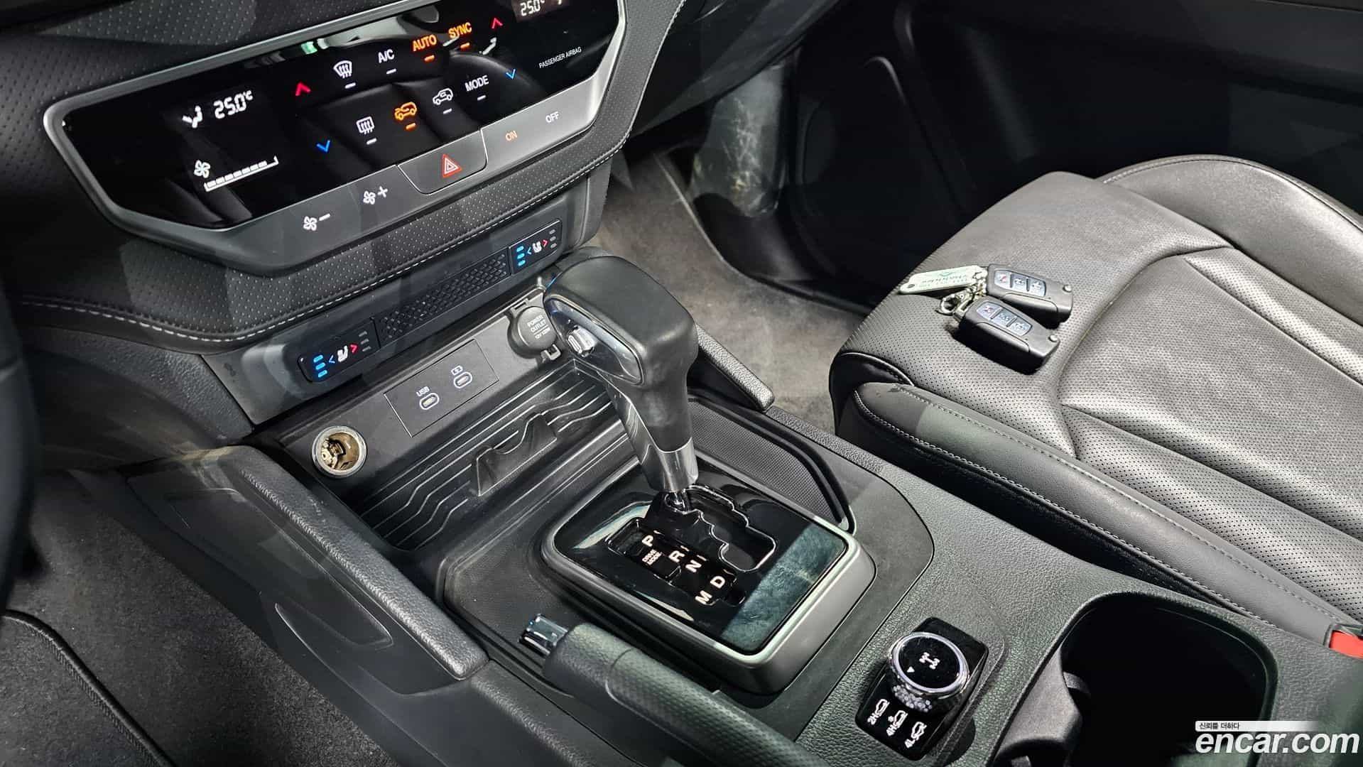 Rexton KG Mobility 2023.8-INNER-009