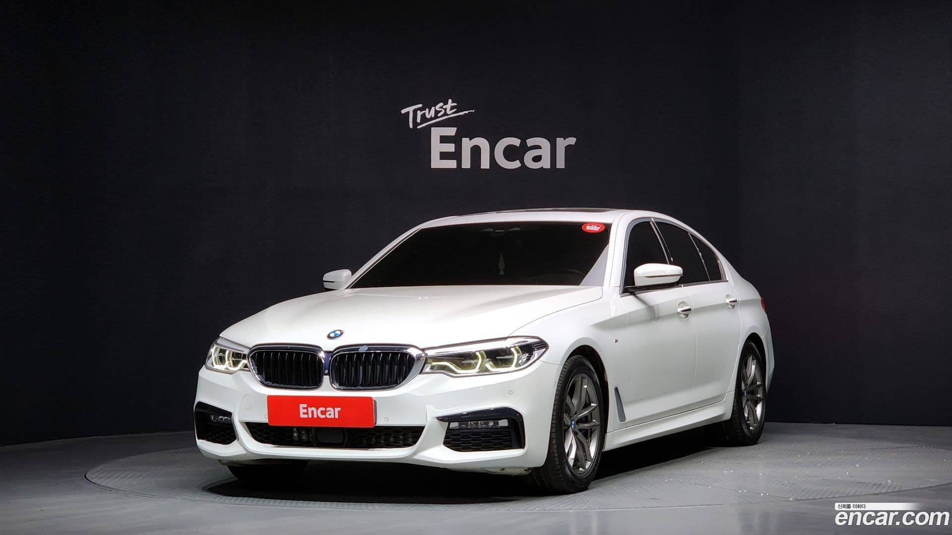 Main__Slider__Photo:5-Series BMW 2018.3-0
