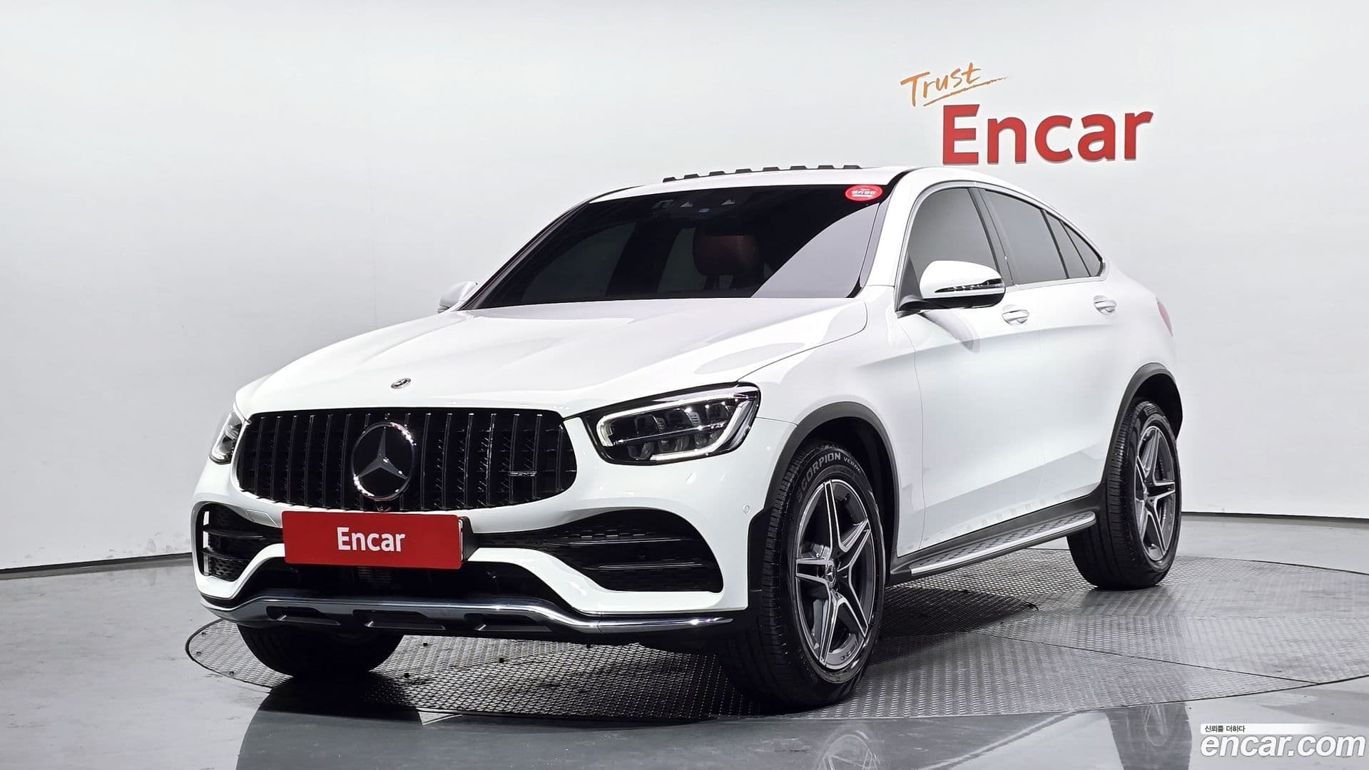 Main__Slider__Photo:GLC-Class Mercedes-Benz 2022.10-0