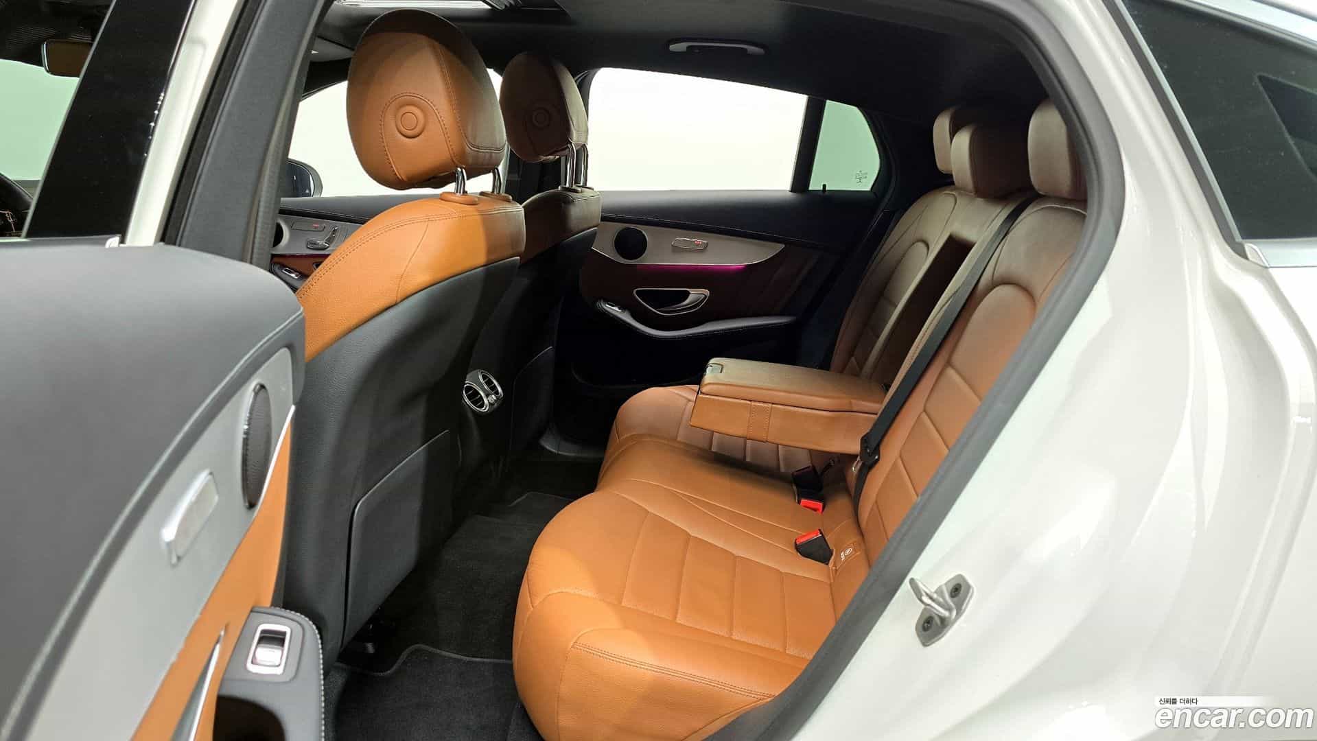 GLC-Class Mercedes-Benz 2022.10-OPTION-016