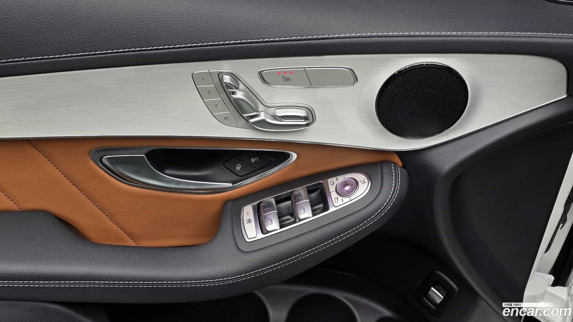 GLC-Class Mercedes-Benz 2022.10-OPTION-022