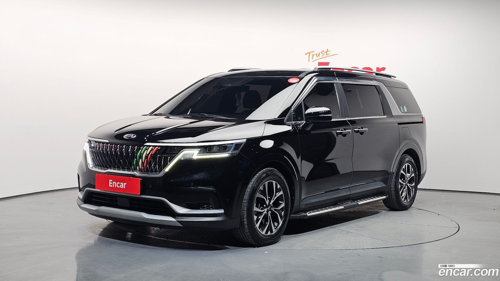 Main__Slider__Photo:Canival Kia 2021.5-0