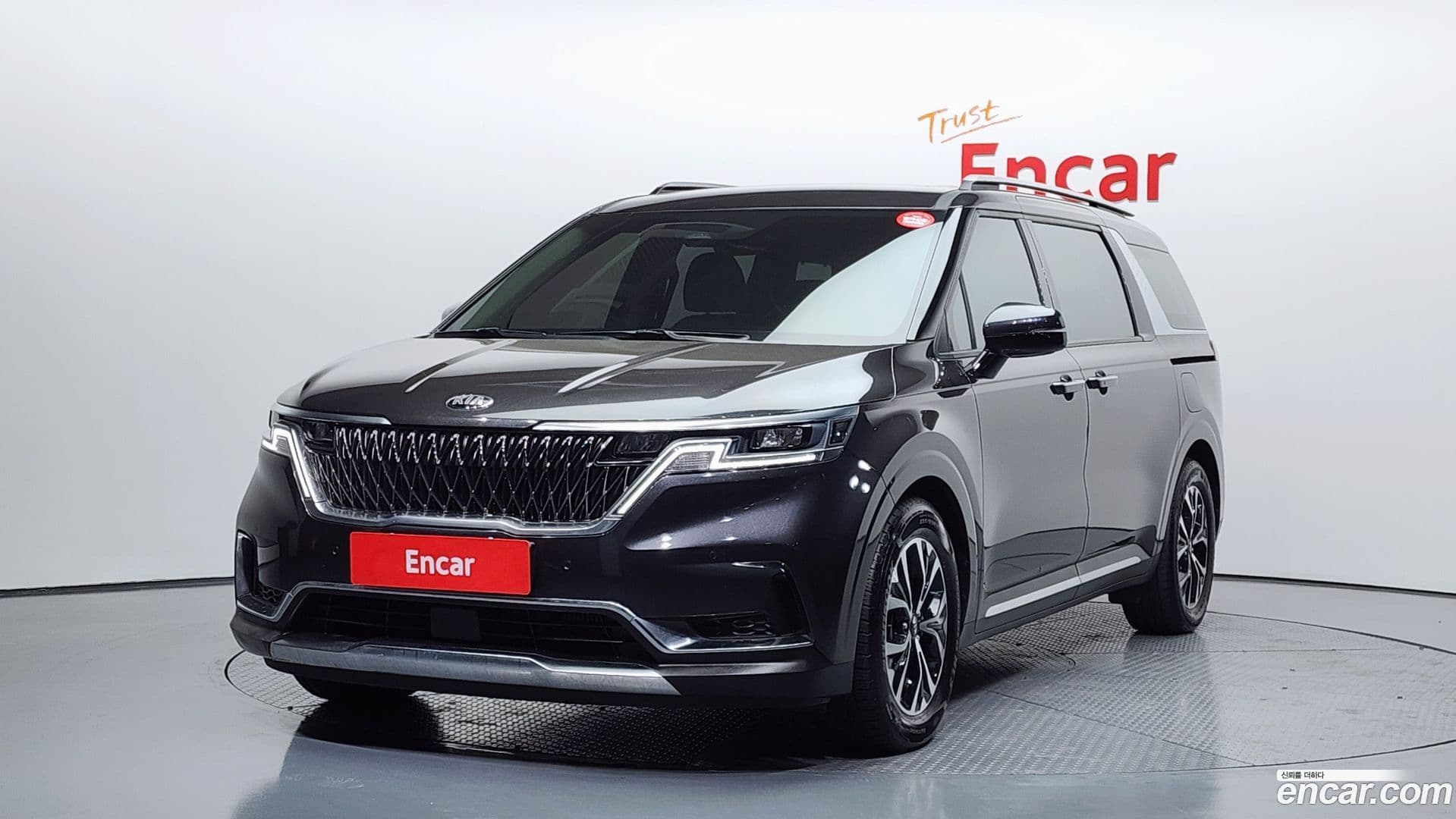 Main__Slider__Photo:Canival Kia 2021.1-0