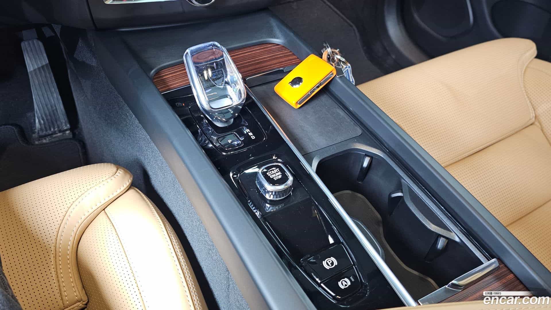 XC60 Volvo 2025.0-INNER-009