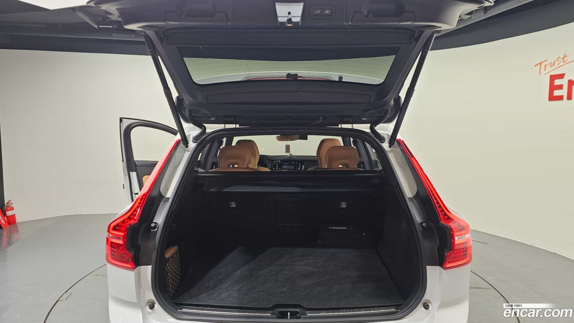 XC60 Volvo 2025.0-OPTION-024