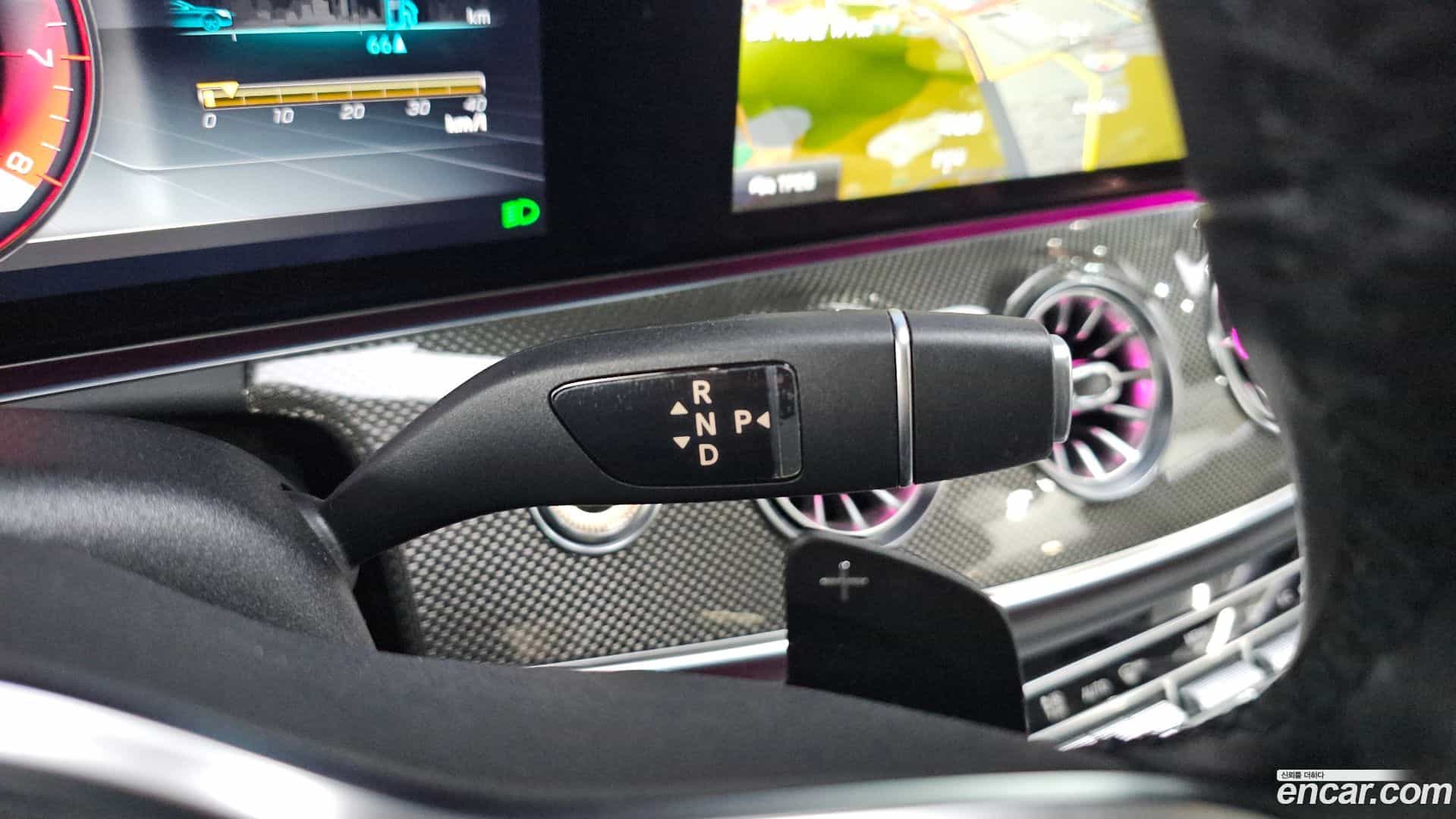 CLS-Class Mercedes-Benz 2018.10-INNER-009