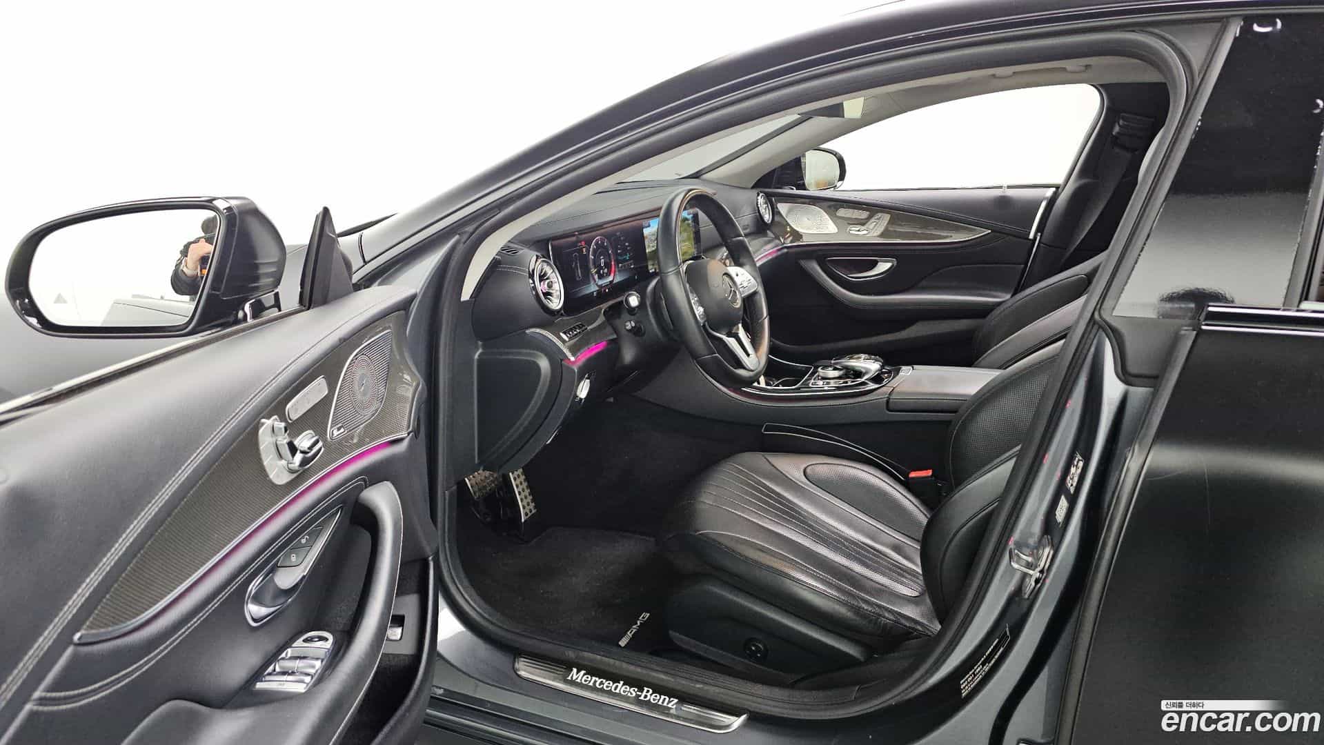 CLS-Class Mercedes-Benz 2018.10-INNER-010