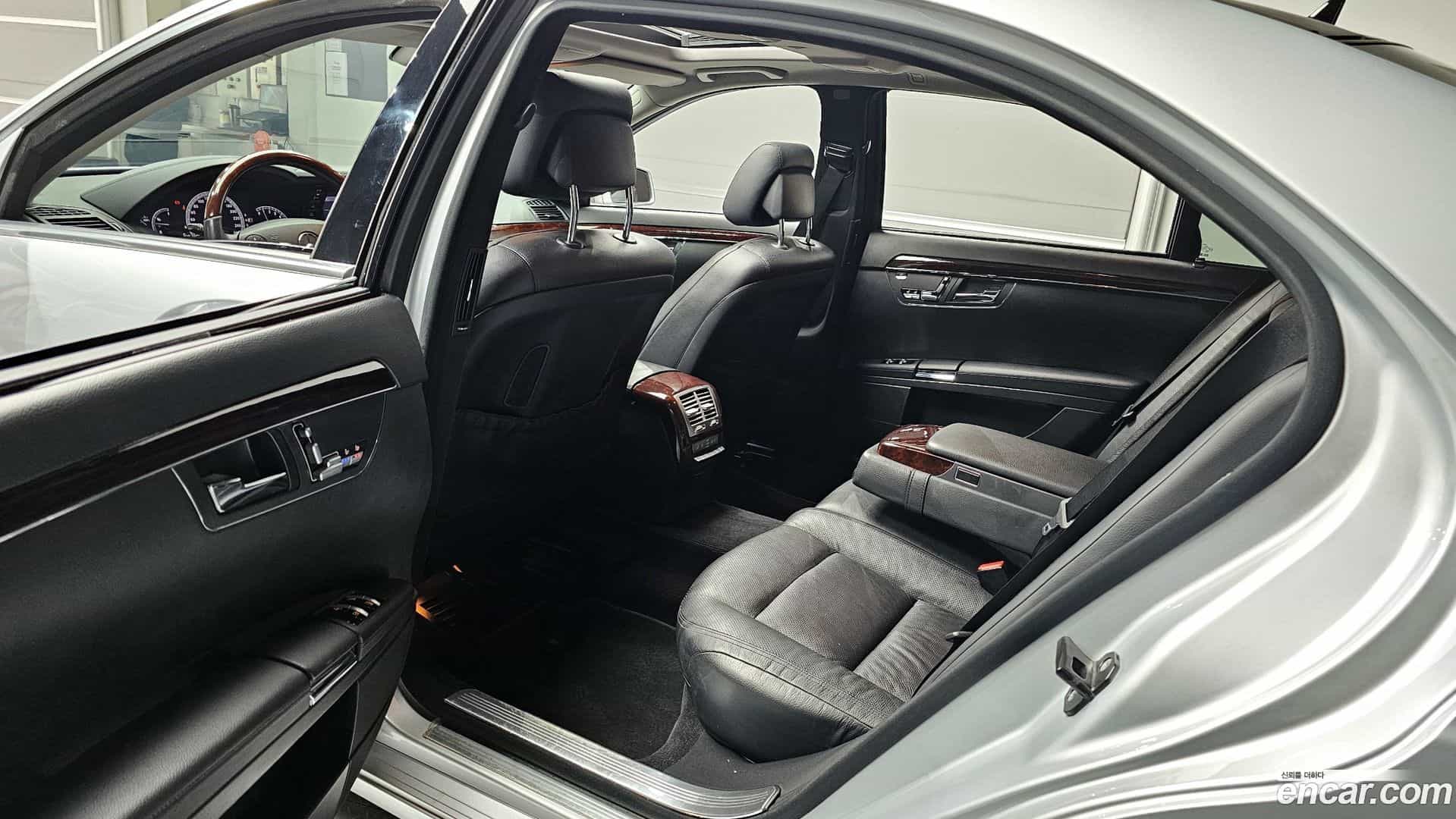 S-Class Mercedes-Benz 2010.11-OPTION-015