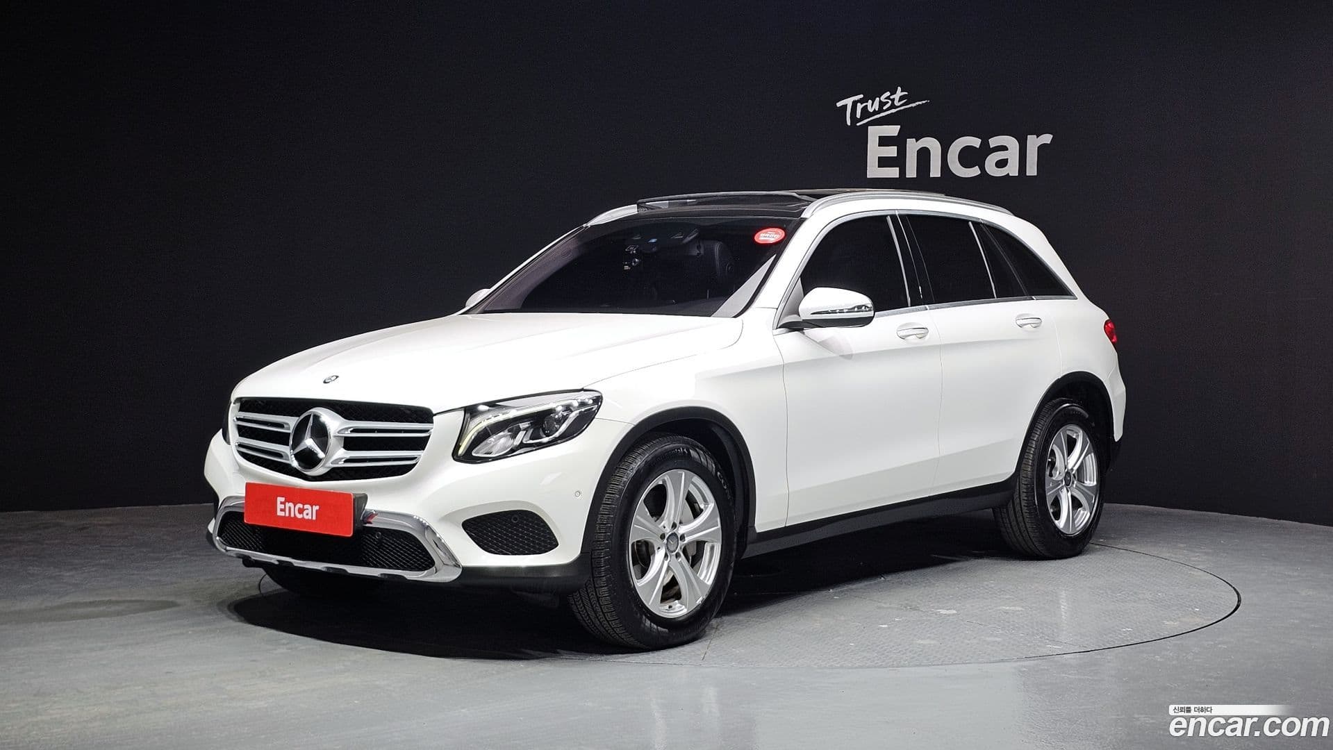 Main__Slider__Photo:GLC-Class Mercedes-Benz 2016.0-0