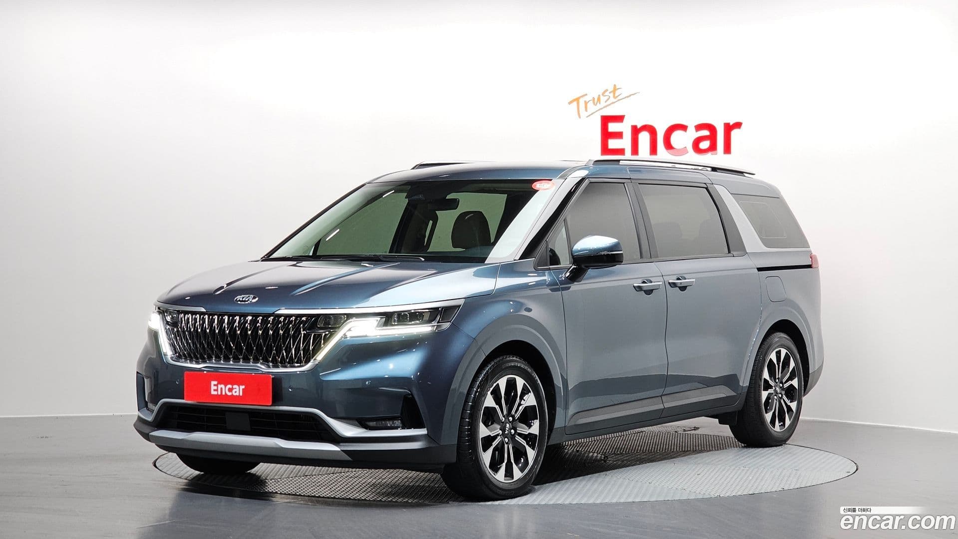 Main__Slider__Photo:Canival Kia 2020.8-0