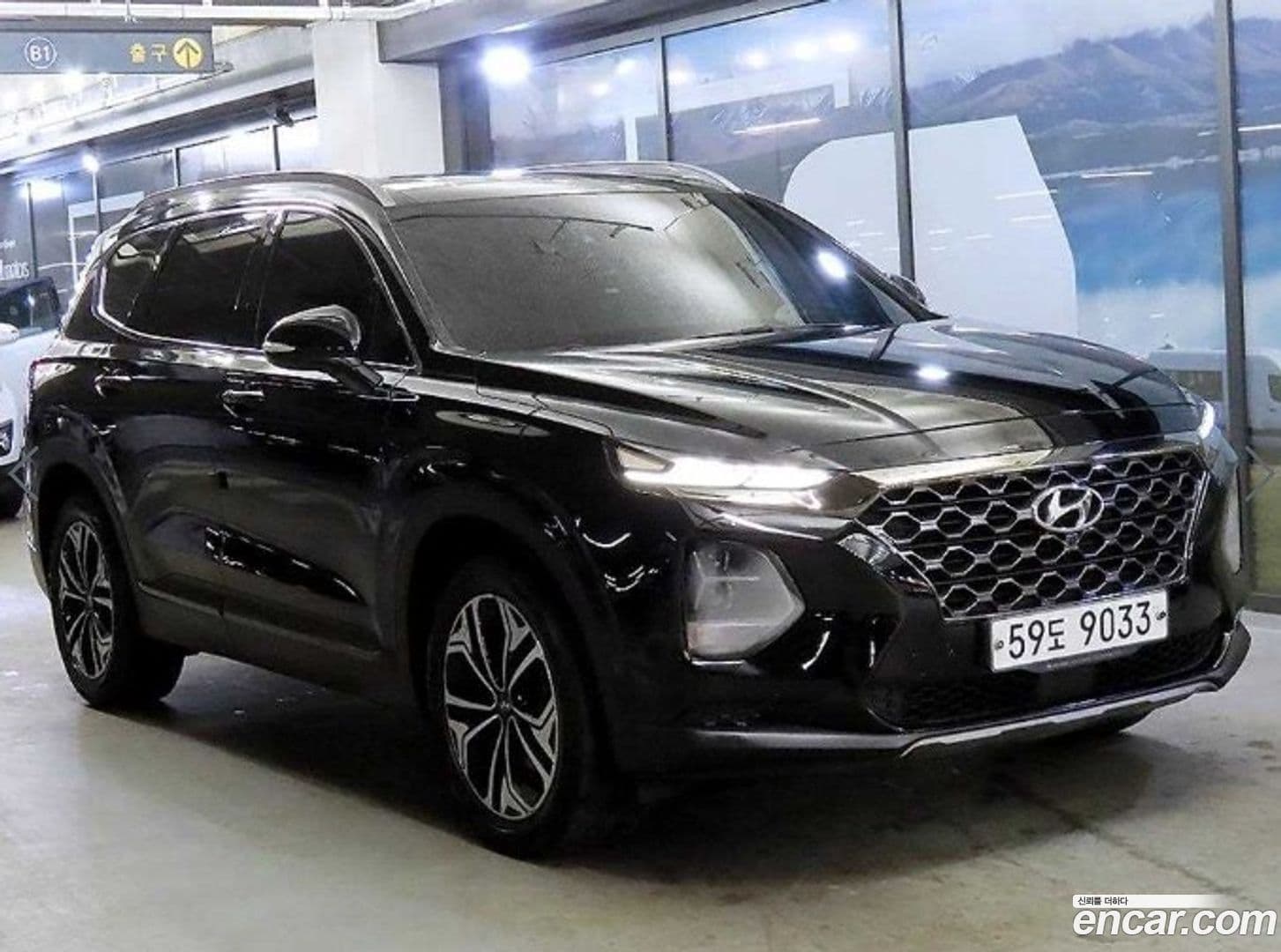 Main__Slider__Photo:Santafe Hyundai 2018.2-0