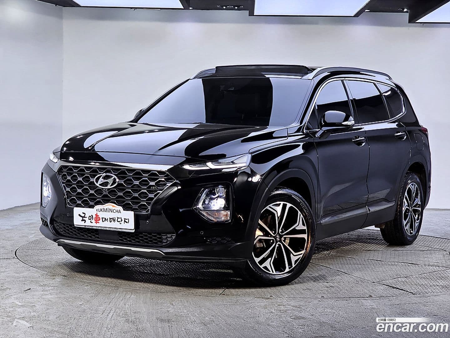 Main__Slider__Photo:Santafe Hyundai 2018.2-0