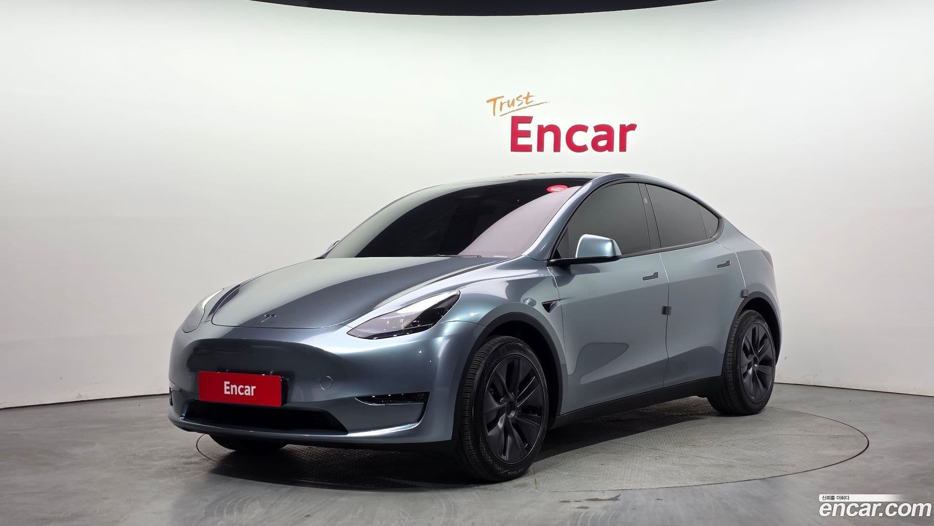 Main__Slider__Photo:Model Y Tesla 2024.10-0