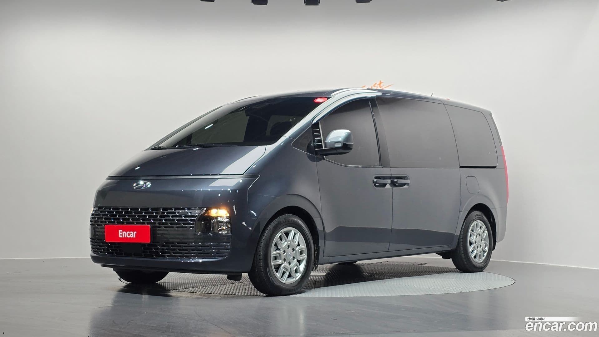 Main__Slider__Photo:Staria Hyundai 2024.0-0