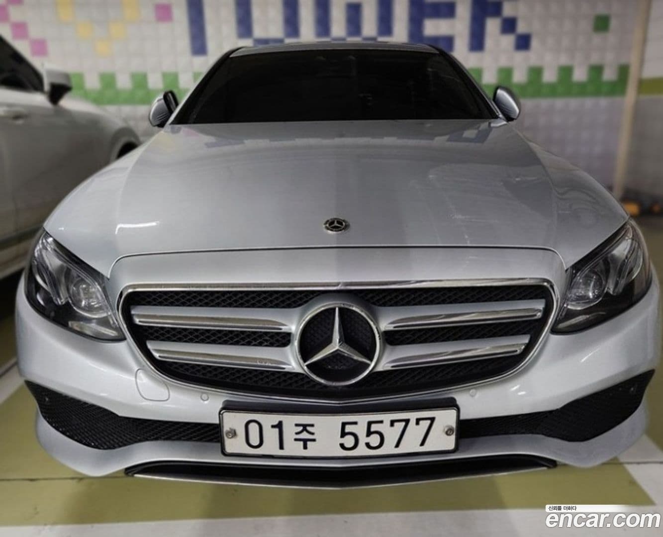 Main__Slider__Photo:E-Class Mercedes-Benz 2017.5-0
