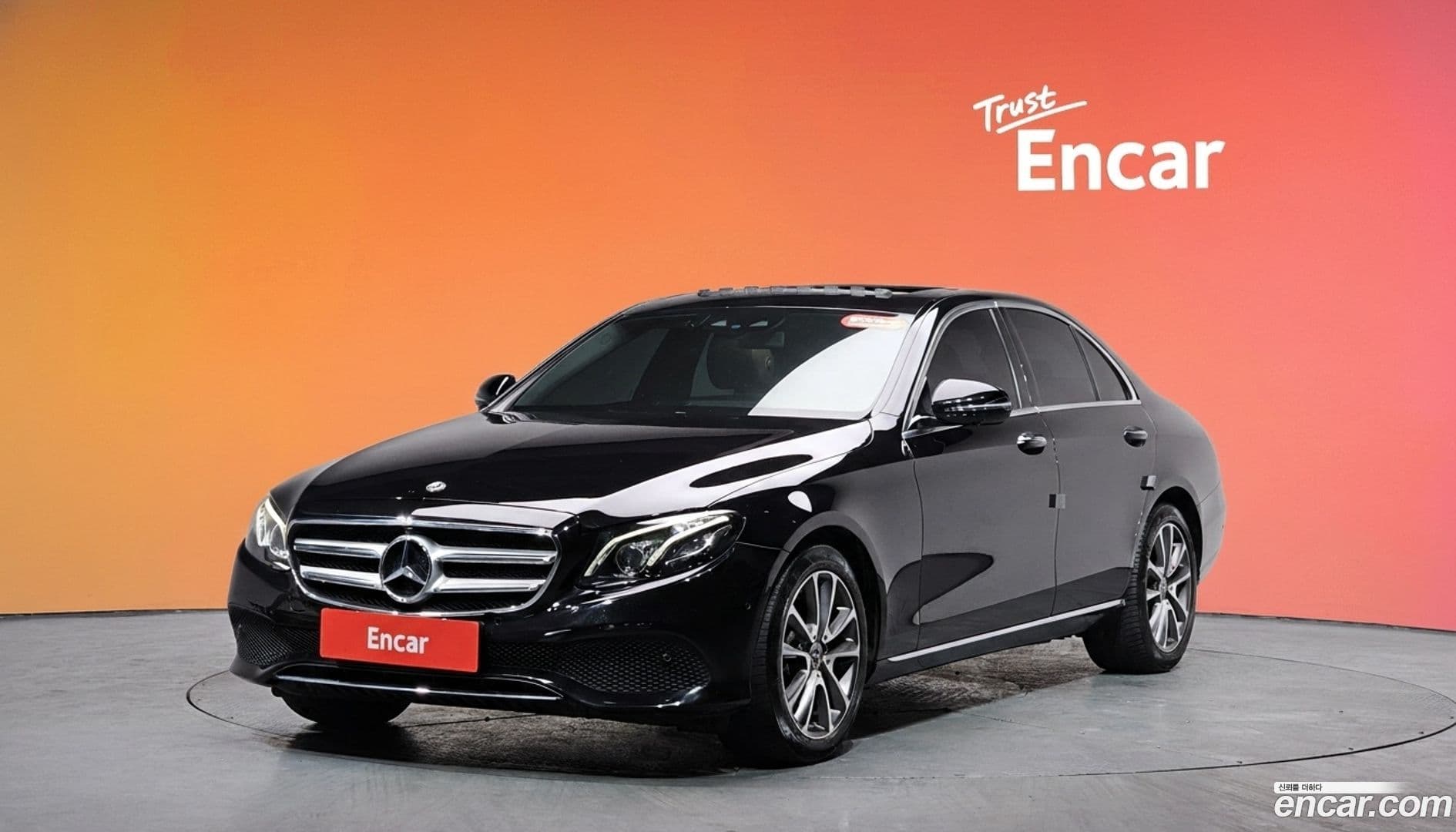 Main__Slider__Photo:E-Class Mercedes-Benz 2018.9-0