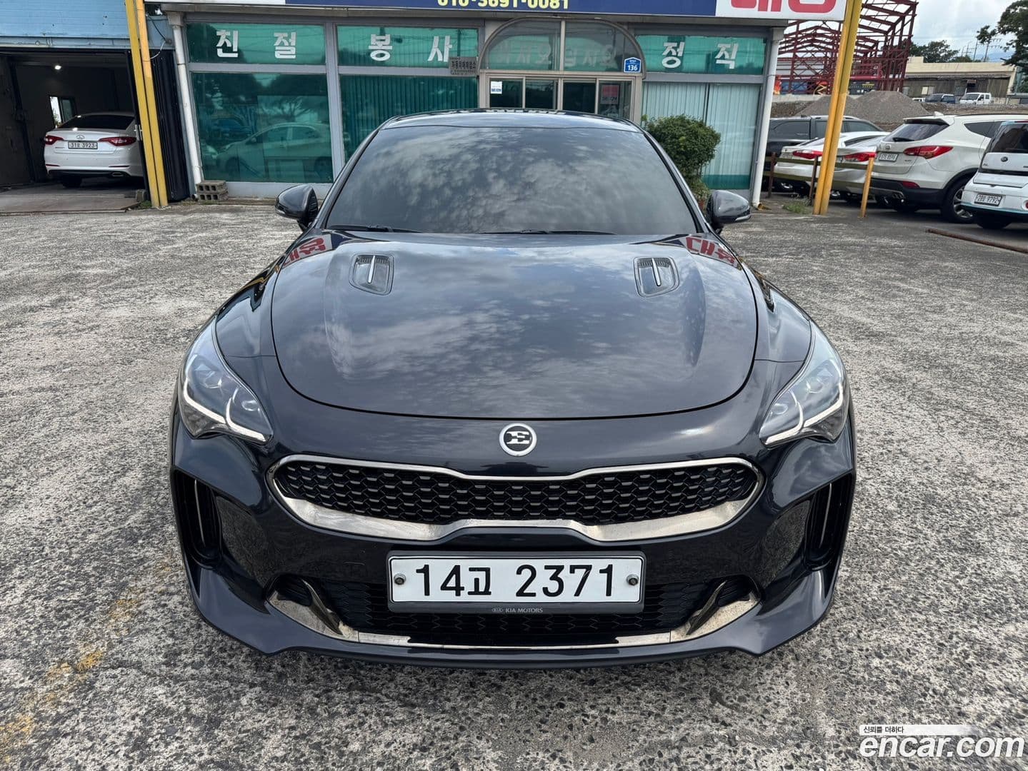 Main__Slider__Photo:Stinger Kia 2019.5-0