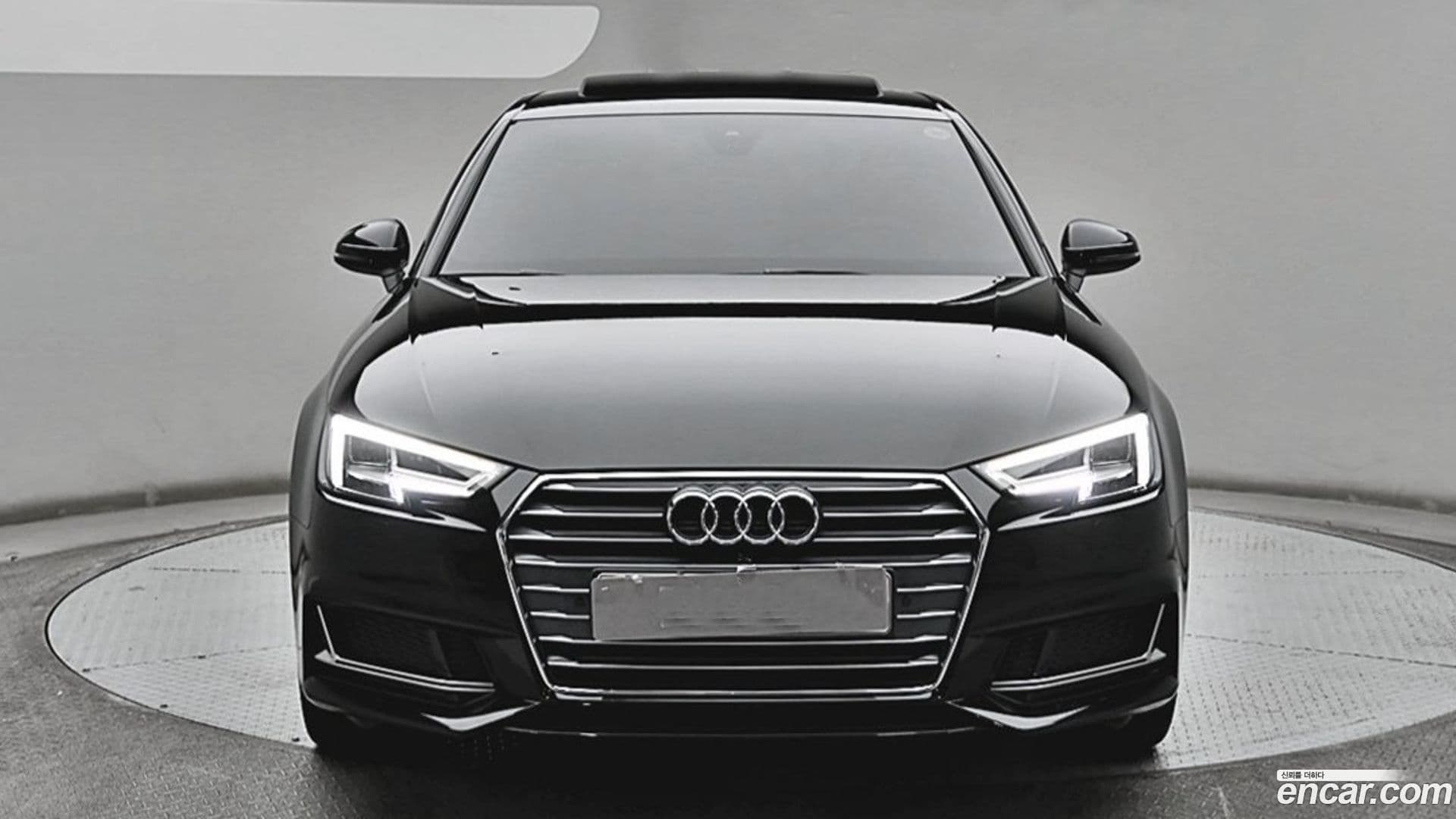 Main__Slider__Photo:A4 Audi 2019.11-0