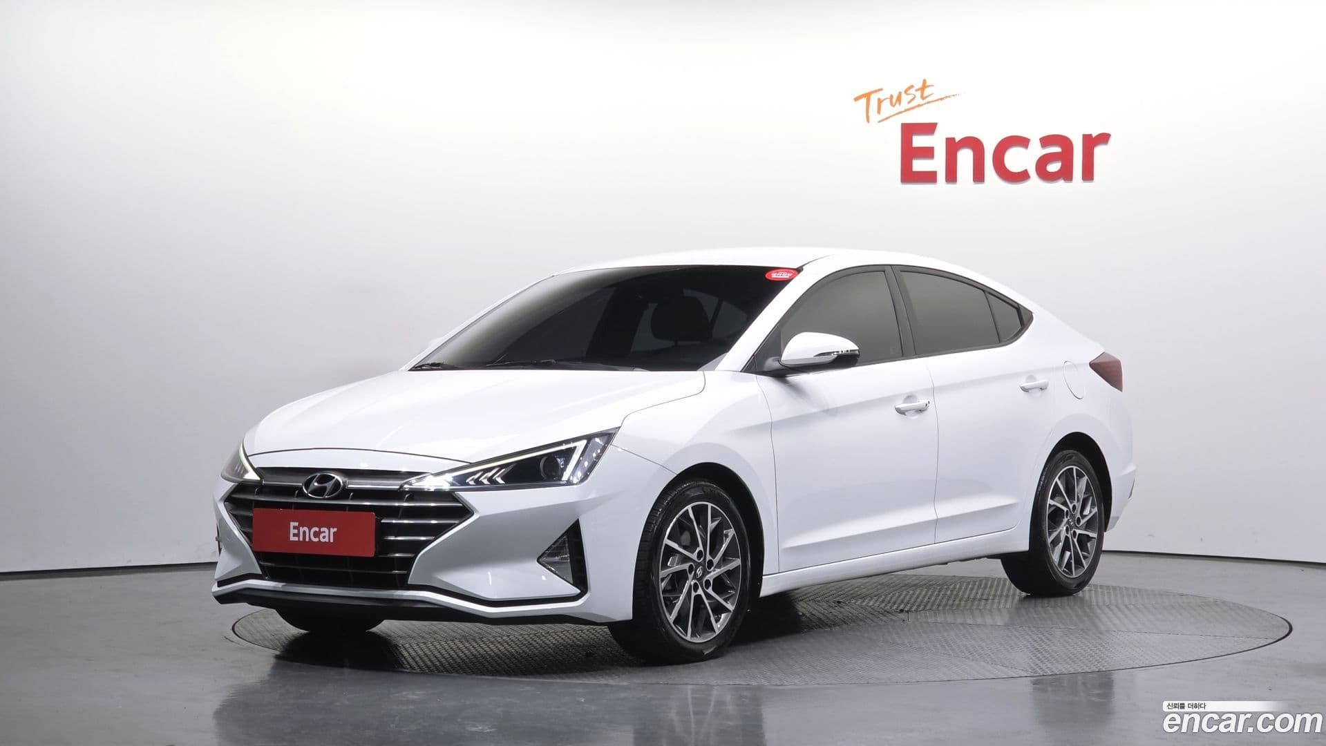 Main__Slider__Photo:AVANTE Hyundai 2019.10-0