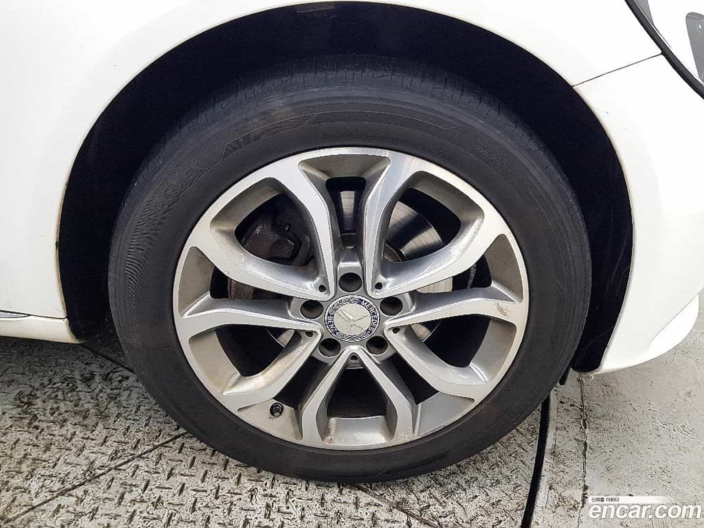 C-Class Mercedes-Benz 2016.6-OPTION-024