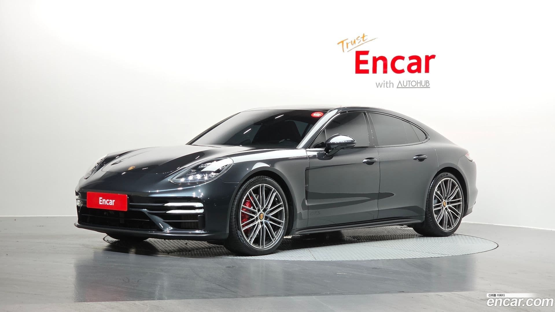 Main__Slider__Photo:Panamera Porsche 2021.3-0