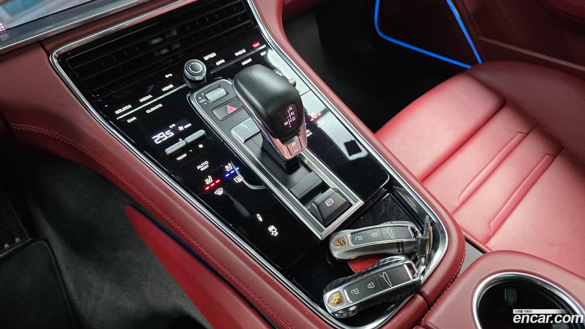 Panamera Porsche 2021.3-INNER-009