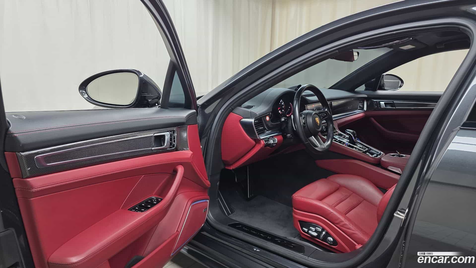 Panamera Porsche 2021.3-INNER-010