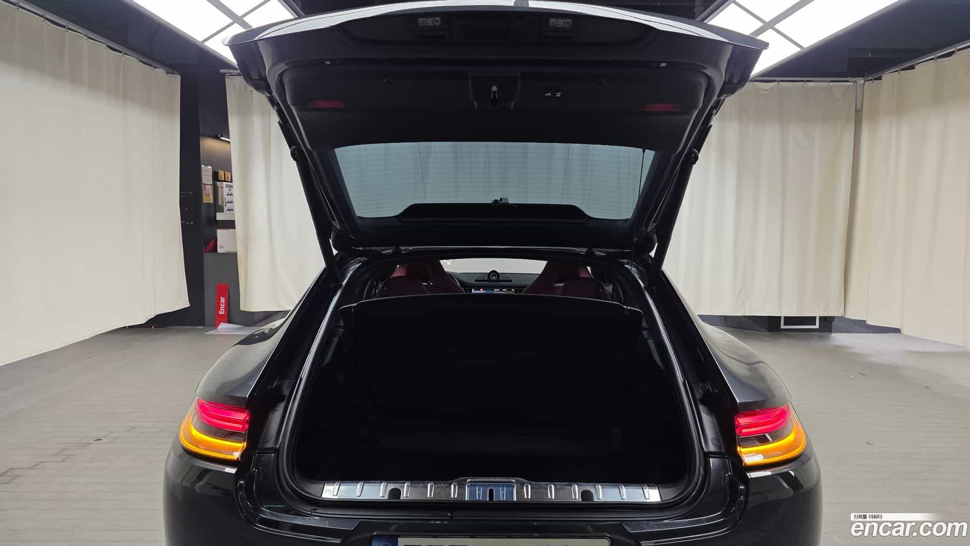 Panamera Porsche 2021.3-OPTION-024
