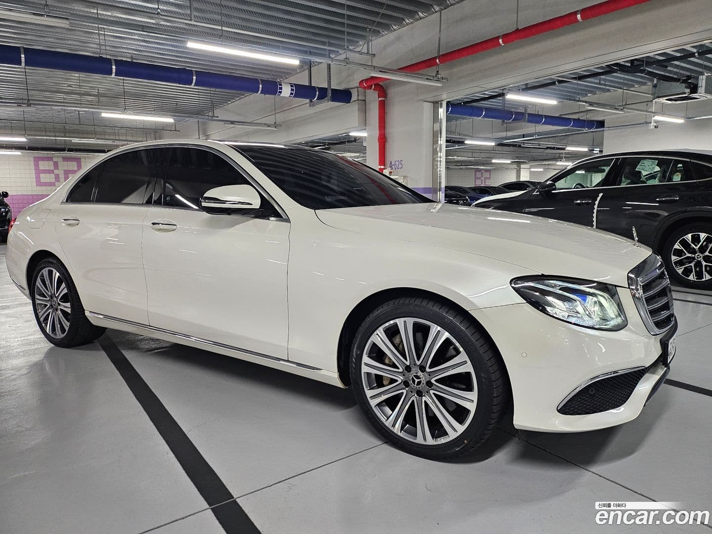 Main__Slider__Photo:E-Class Mercedes-Benz 2018.5-0