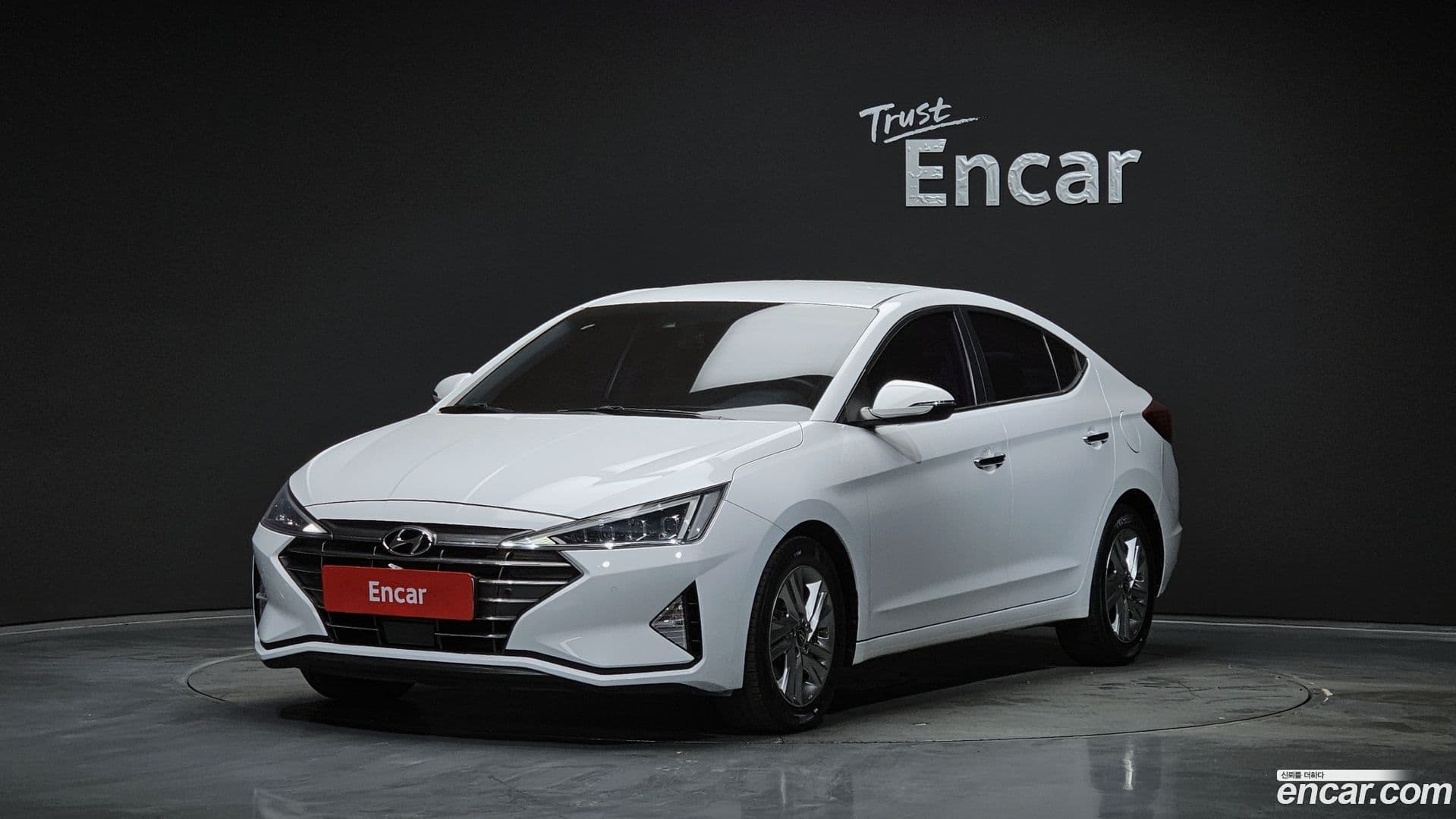 Main__Slider__Photo:AVANTE Hyundai 2018.9-0