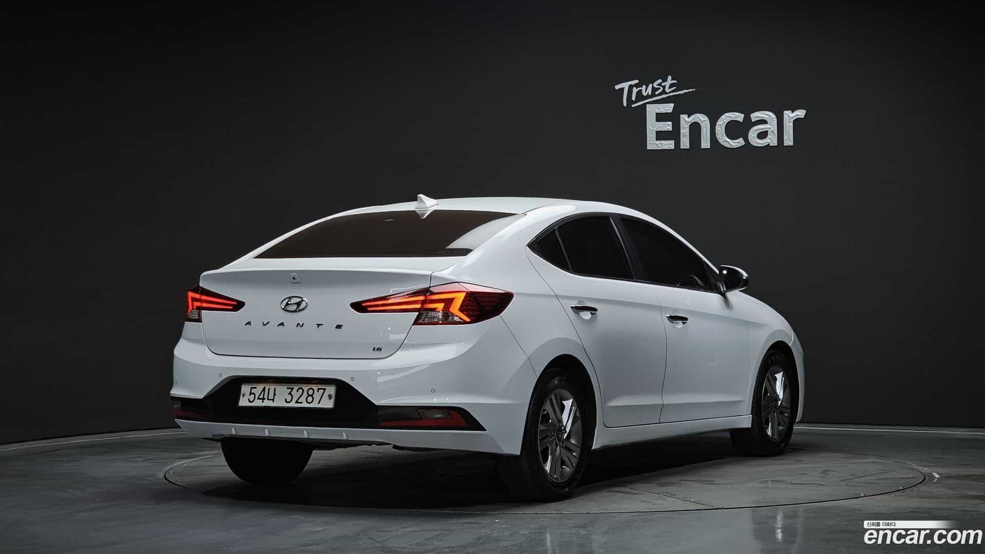 AVANTE Hyundai 2018.9-OUTER-002
