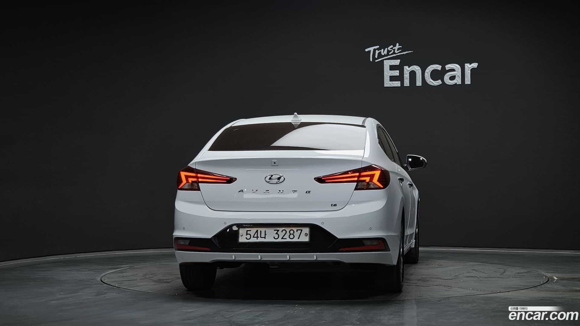 AVANTE Hyundai 2018.9-OUTER-004