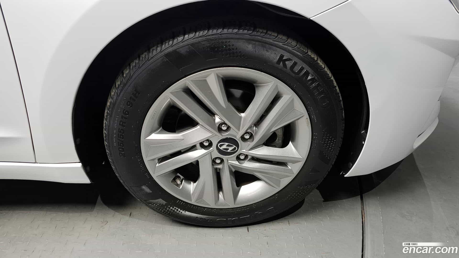 AVANTE Hyundai 2018.9-OUTER-005