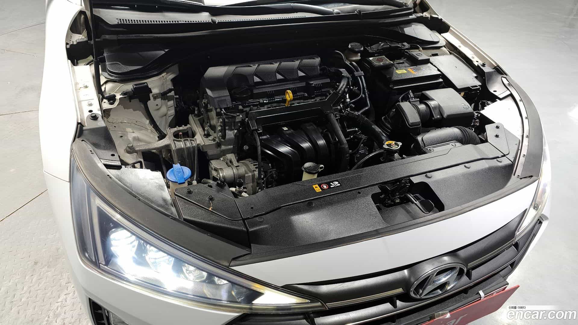 AVANTE Hyundai 2018.9-INNER-006