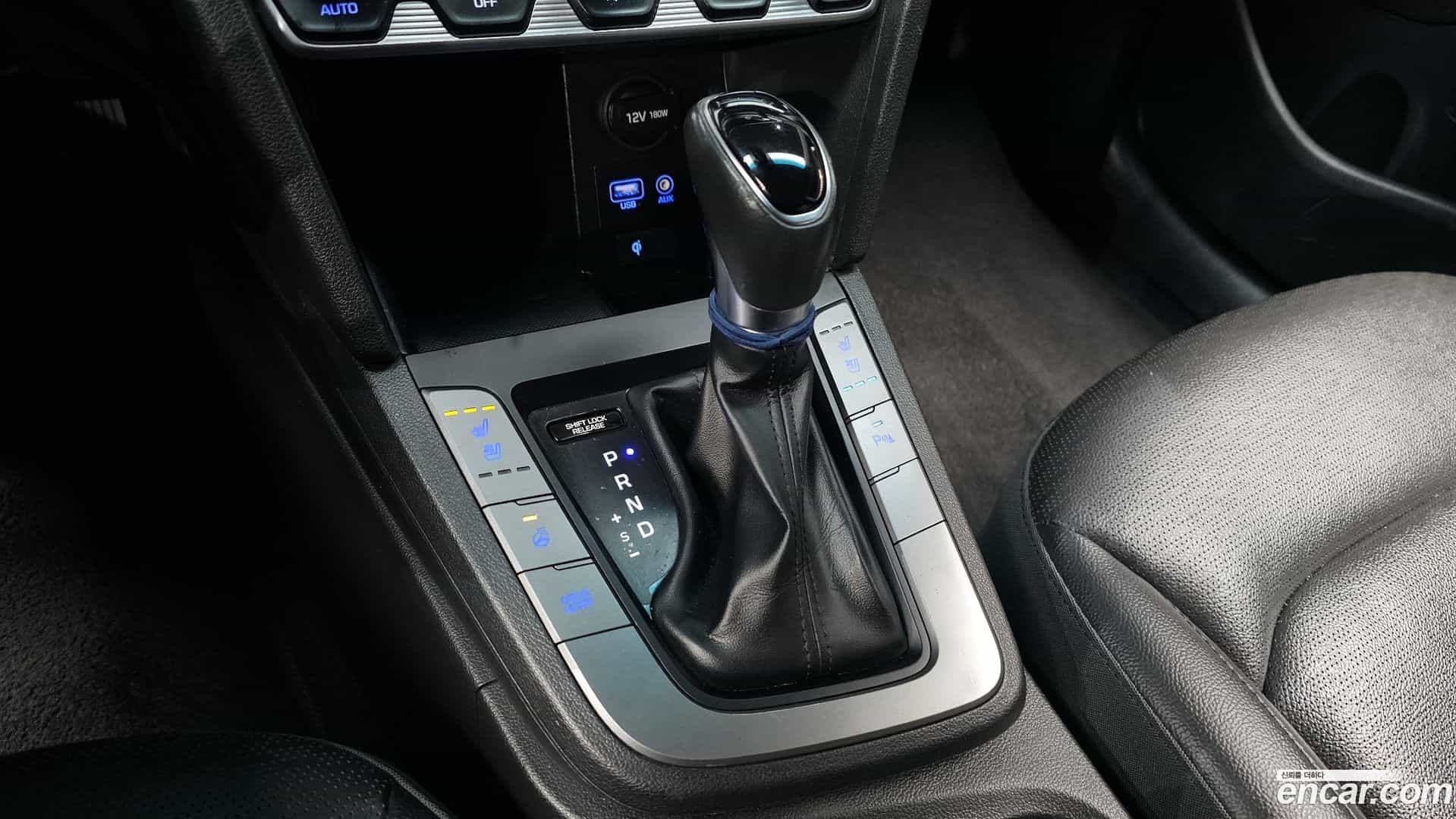 AVANTE Hyundai 2018.9-INNER-009