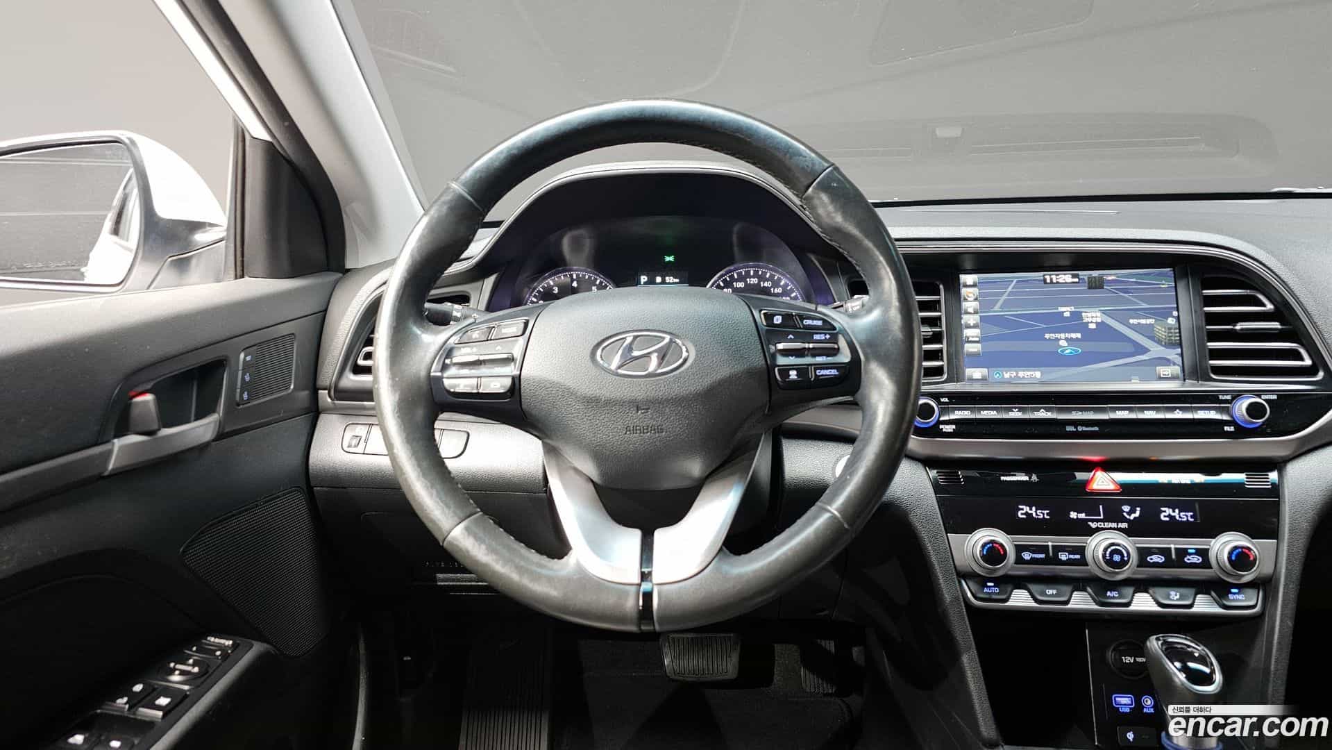 AVANTE Hyundai 2018.9-OPTION-017
