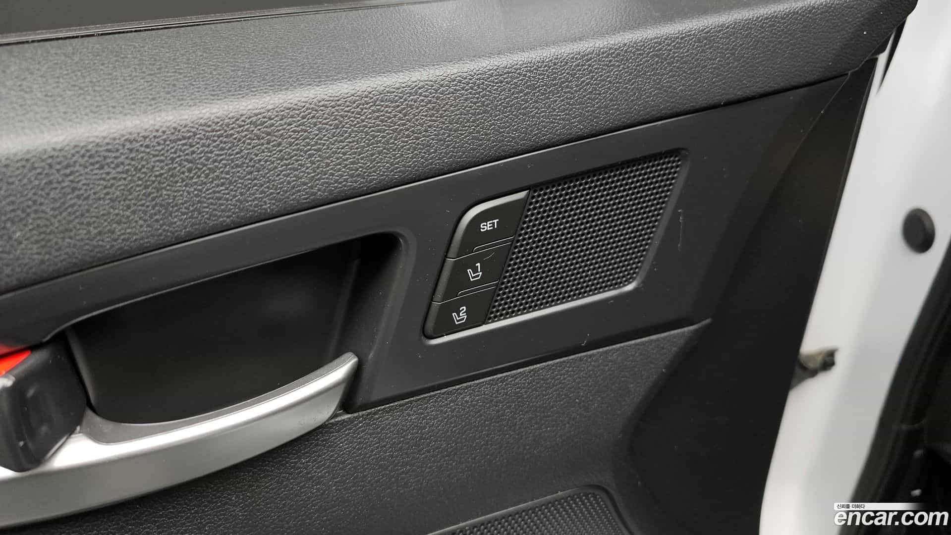 AVANTE Hyundai 2018.9-OPTION-021