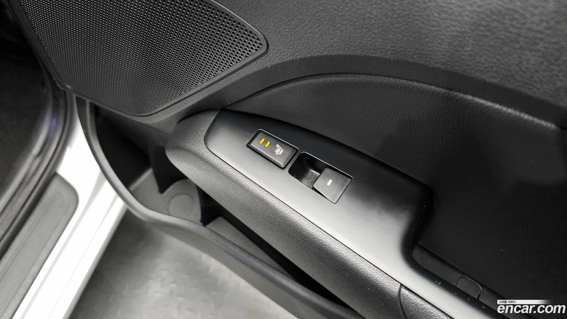AVANTE Hyundai 2018.9-OPTION-023