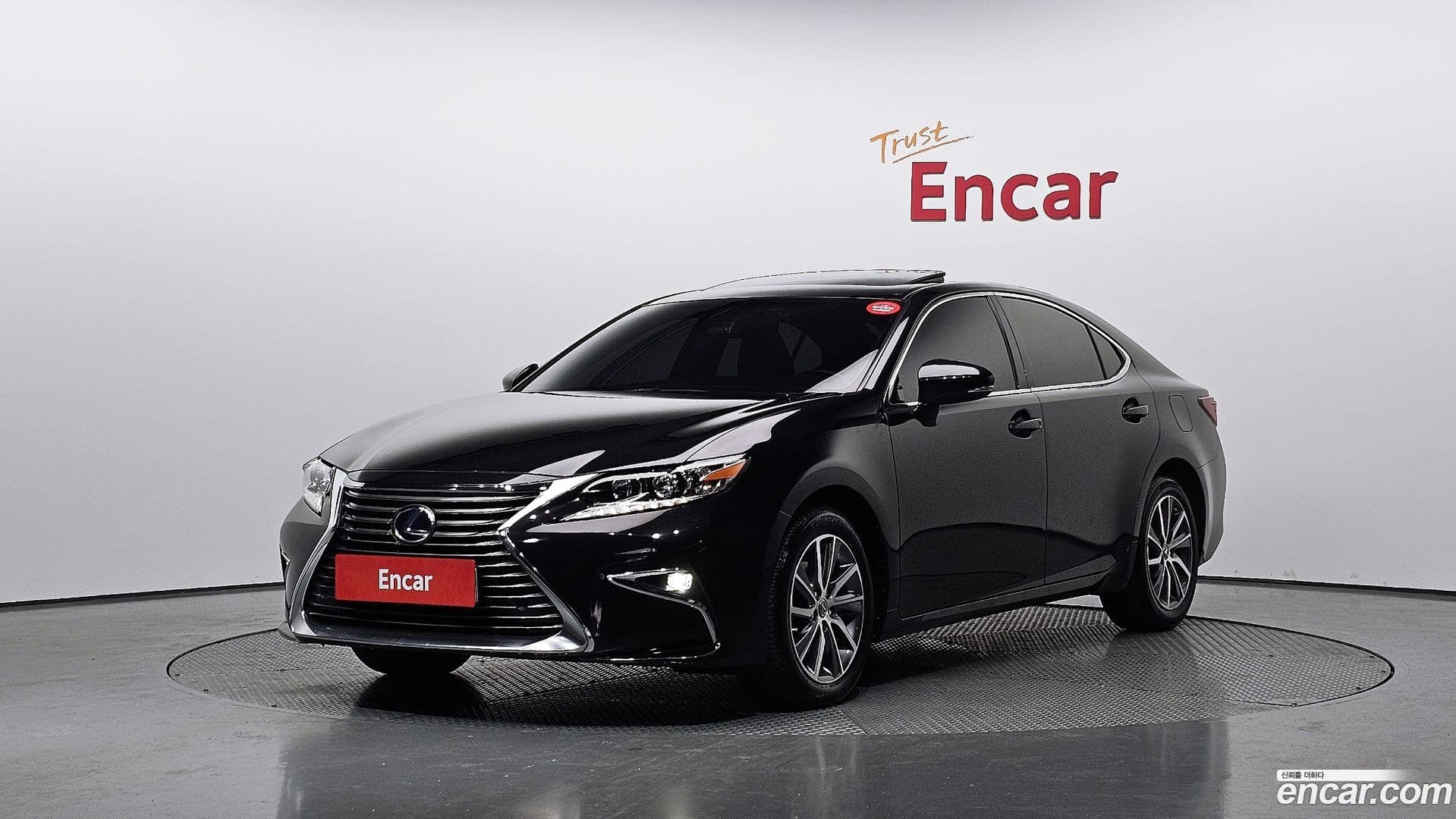 Main__Slider__Photo:ES Lexus 2018.6-0