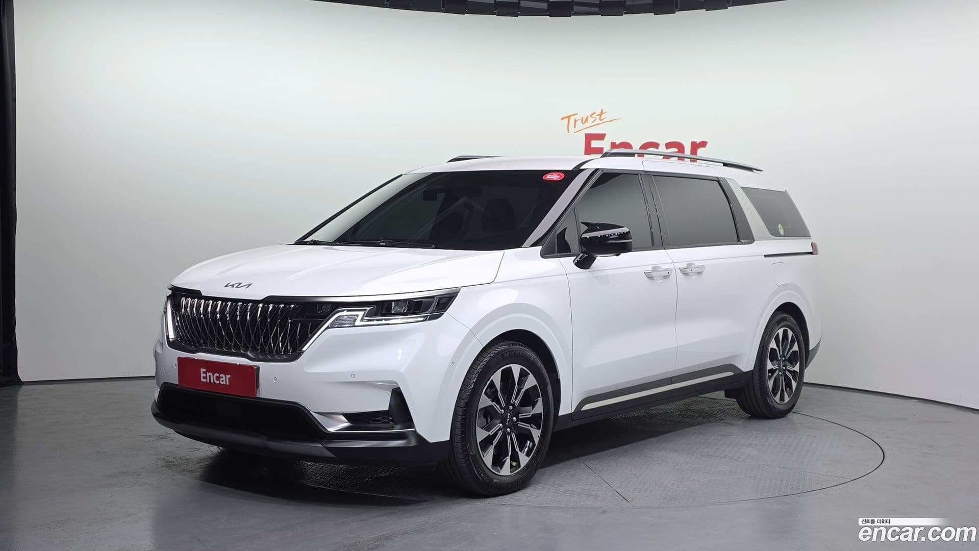 Main__Slider__Photo:Canival Kia 2023.3-0