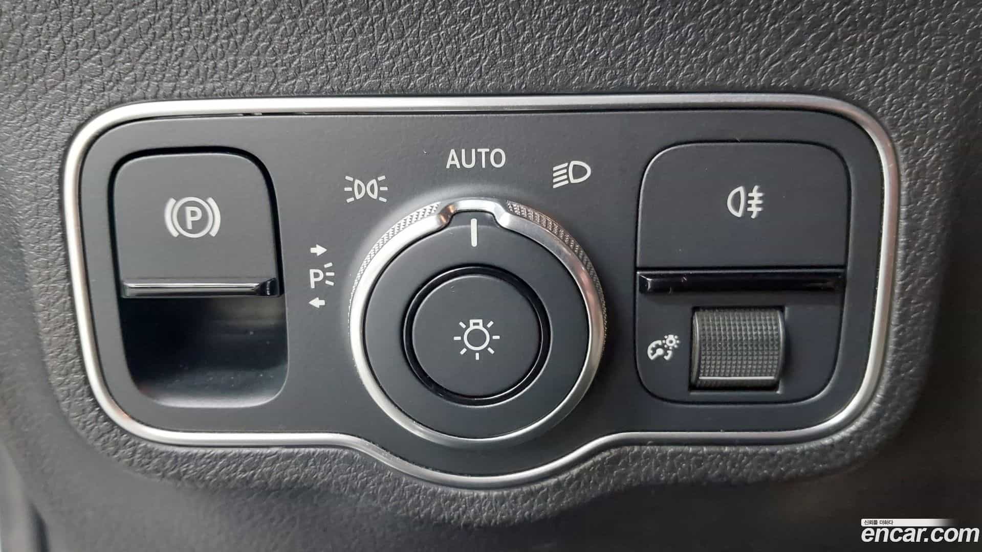 GLB-Class Mercedes-Benz 2022.8-OPTION-023