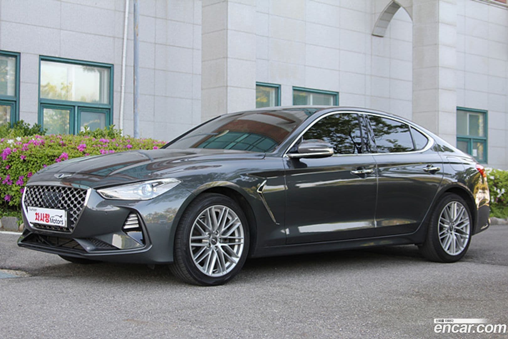 Main__Slider__Photo:G70 Genesis 2019.7-0